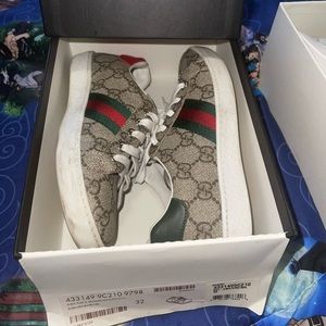 Kids Gucci sneakers , size EU32, US Size 1